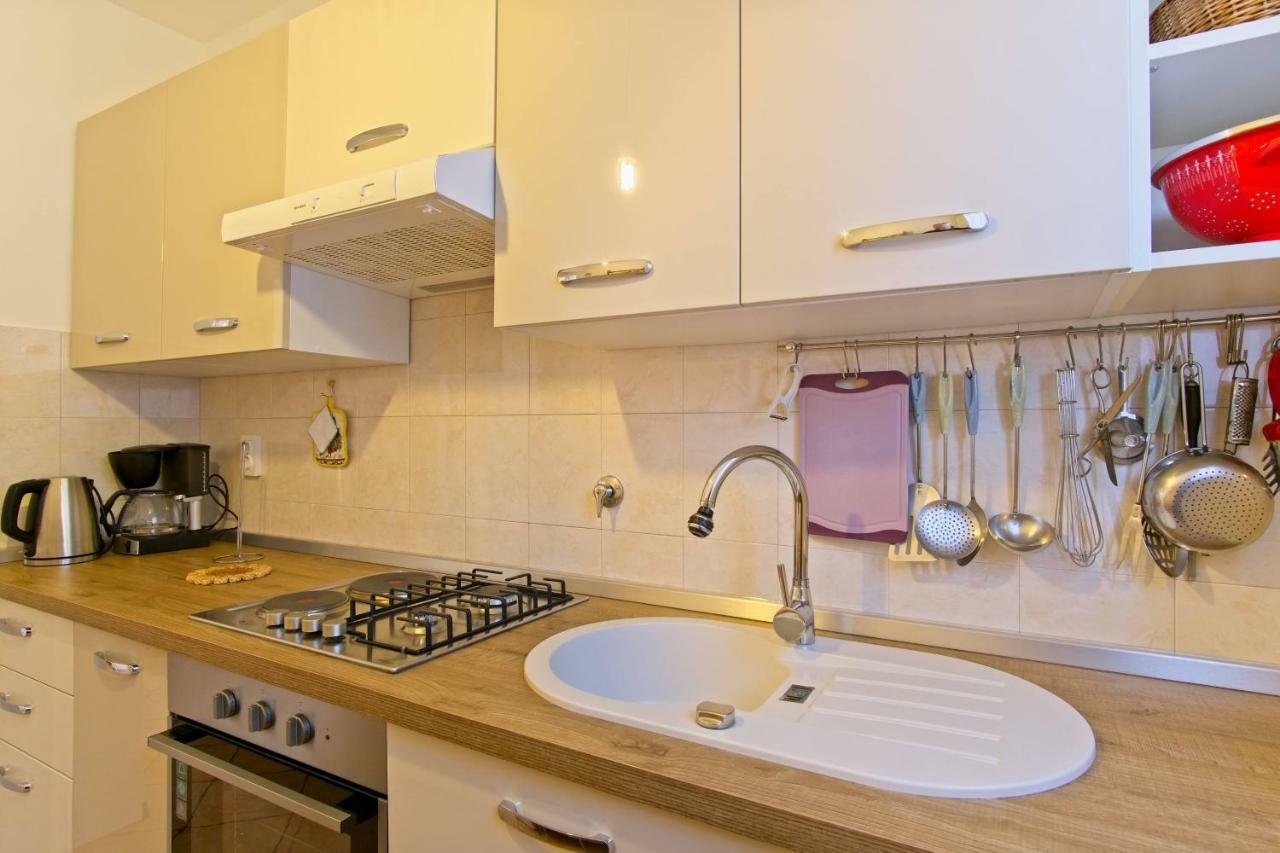 Apartmani Dorita Mali Lošinj Zewnętrze zdjęcie