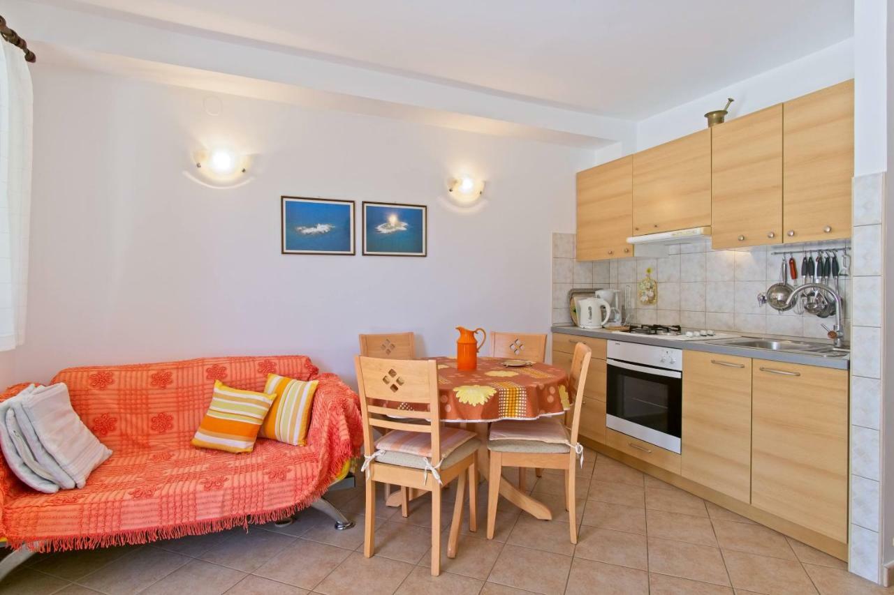 Apartmani Dorita Mali Lošinj Zewnętrze zdjęcie