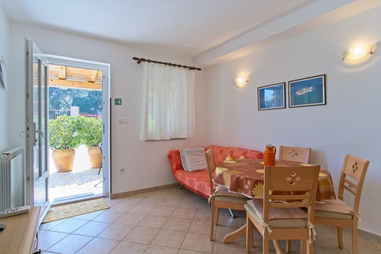 Apartmani Dorita Mali Lošinj Zewnętrze zdjęcie